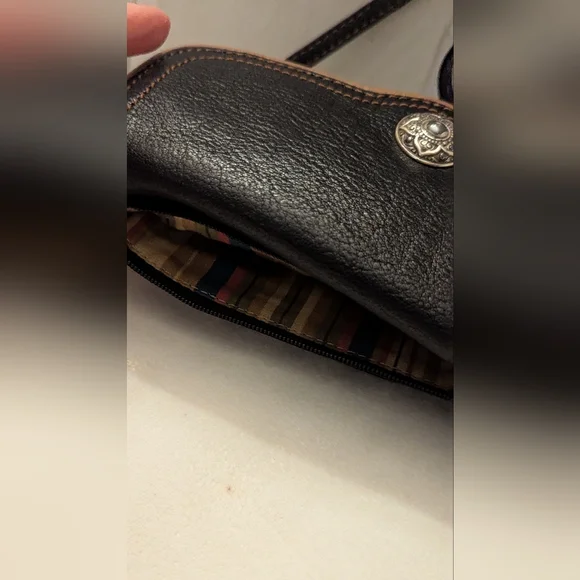 Brighton crossbody bag with additional wristlet strap - Picture 6 of 15